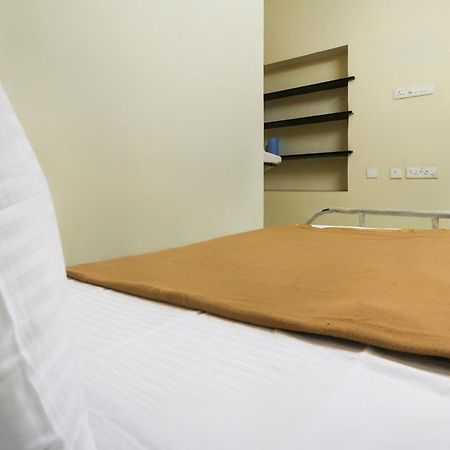 Отель Spot On Jayalakshmi Residency Non Ac Kovilpatti Экстерьер фото