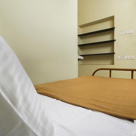 Отель Spot On Jayalakshmi Residency Non Ac Kovilpatti Экстерьер фото