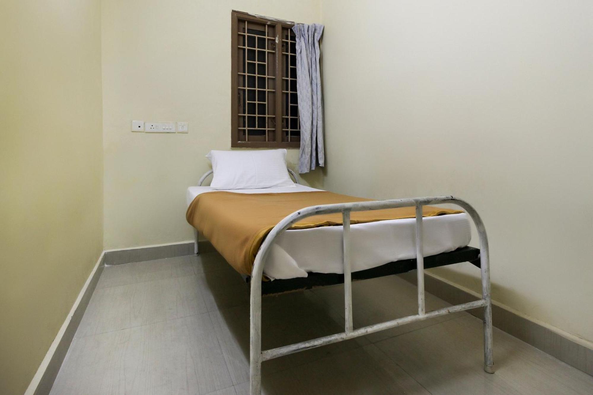 Отель Spot On Jayalakshmi Residency Non Ac Kovilpatti Экстерьер фото