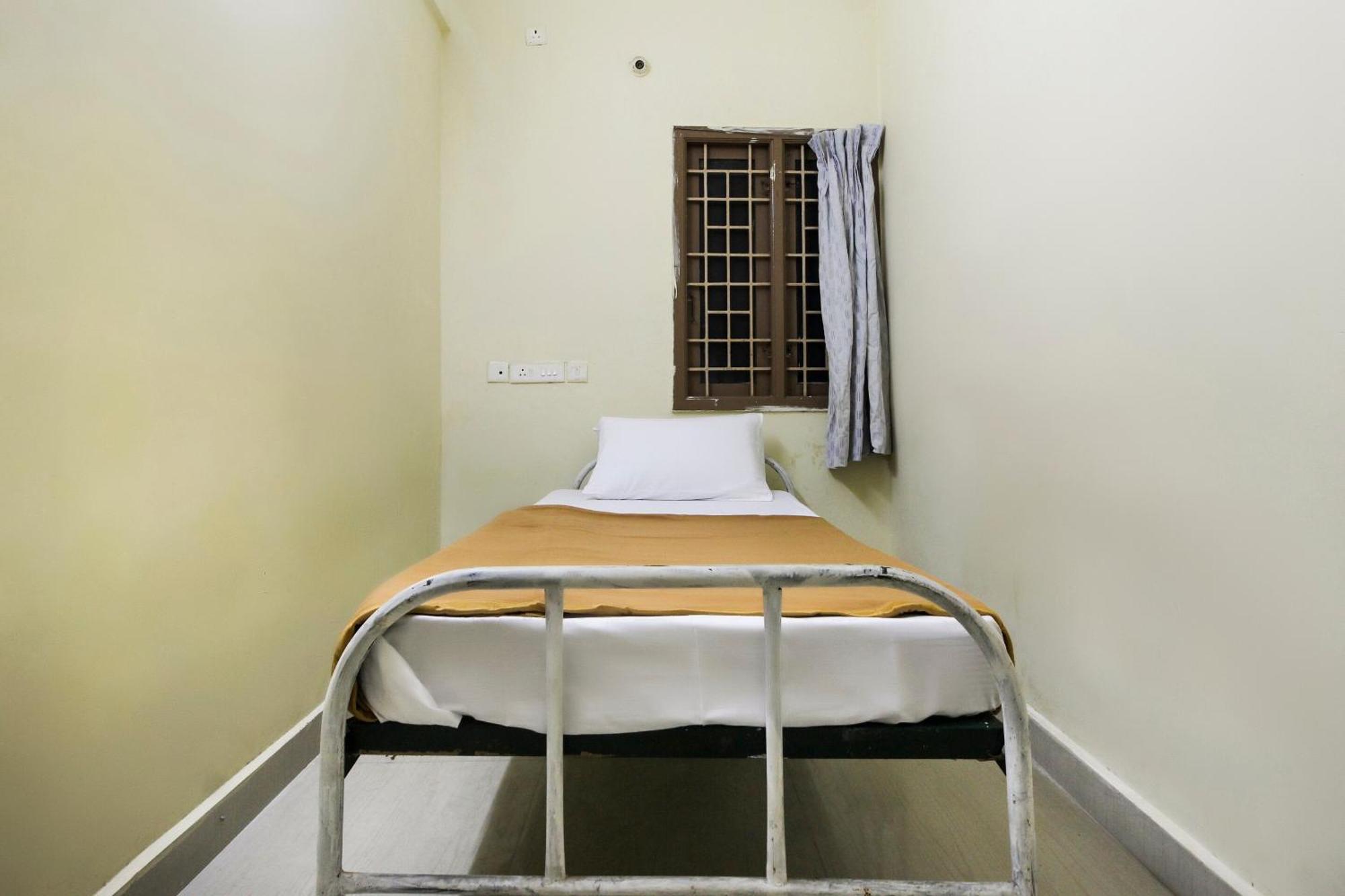 Отель Spot On Jayalakshmi Residency Non Ac Kovilpatti Экстерьер фото