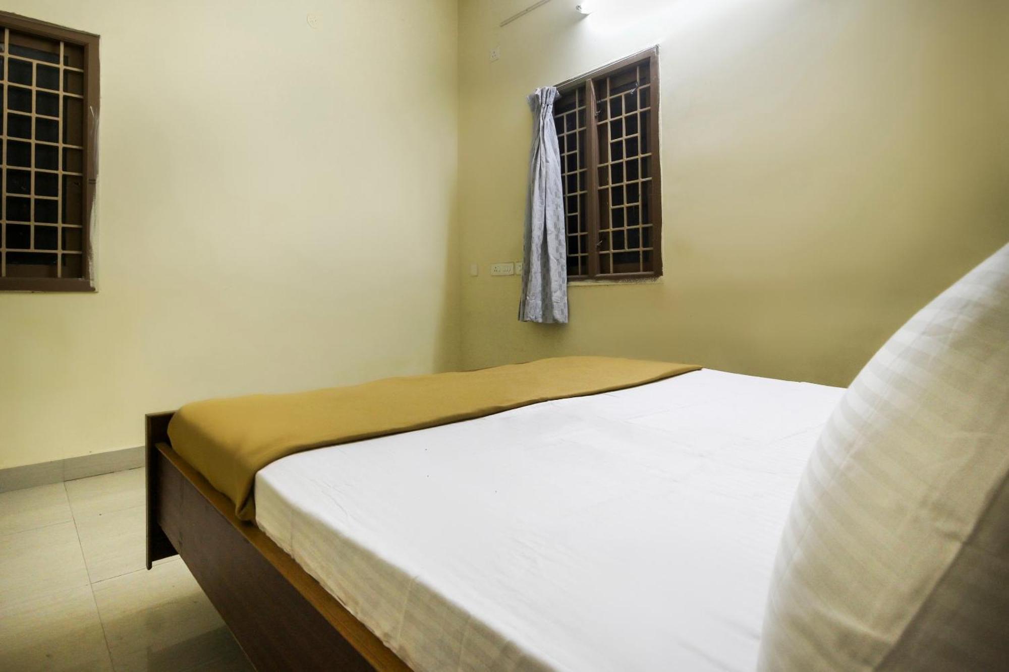 Отель Spot On Jayalakshmi Residency Non Ac Kovilpatti Экстерьер фото